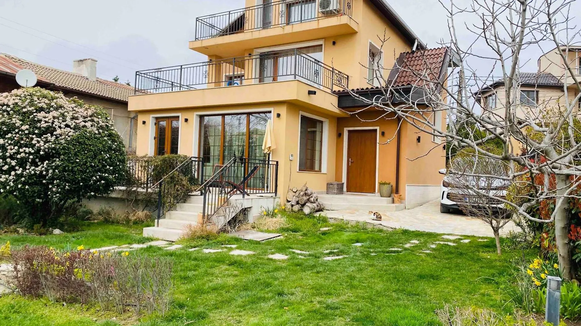 Modern Villa With Garden In Evksinograd, Varna By Flat Manаger
